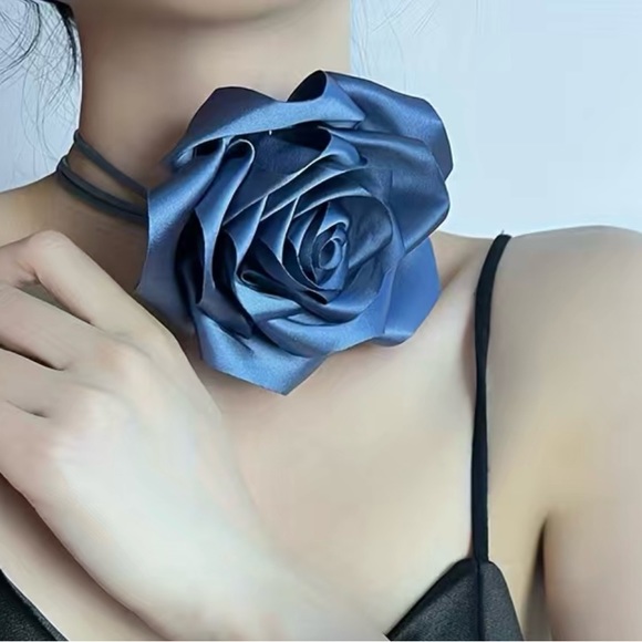 Jane Chic Designs Rose Cameo or Belt - Picture 2 of 3